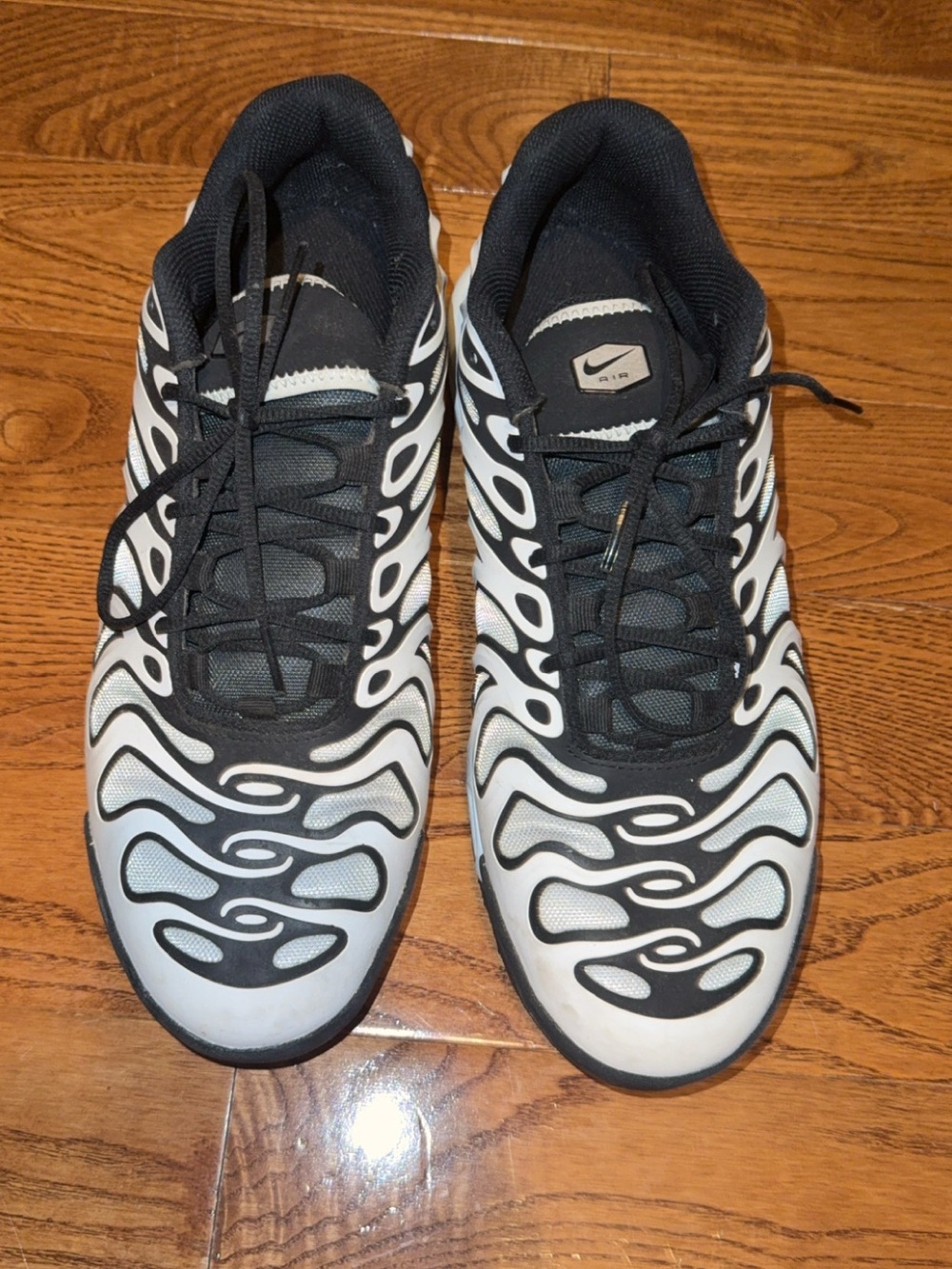 Nike Men’s Black and White VAPOR MAX